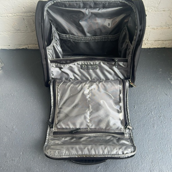 Swiss Army black travel bag. - Picture 4 of 15